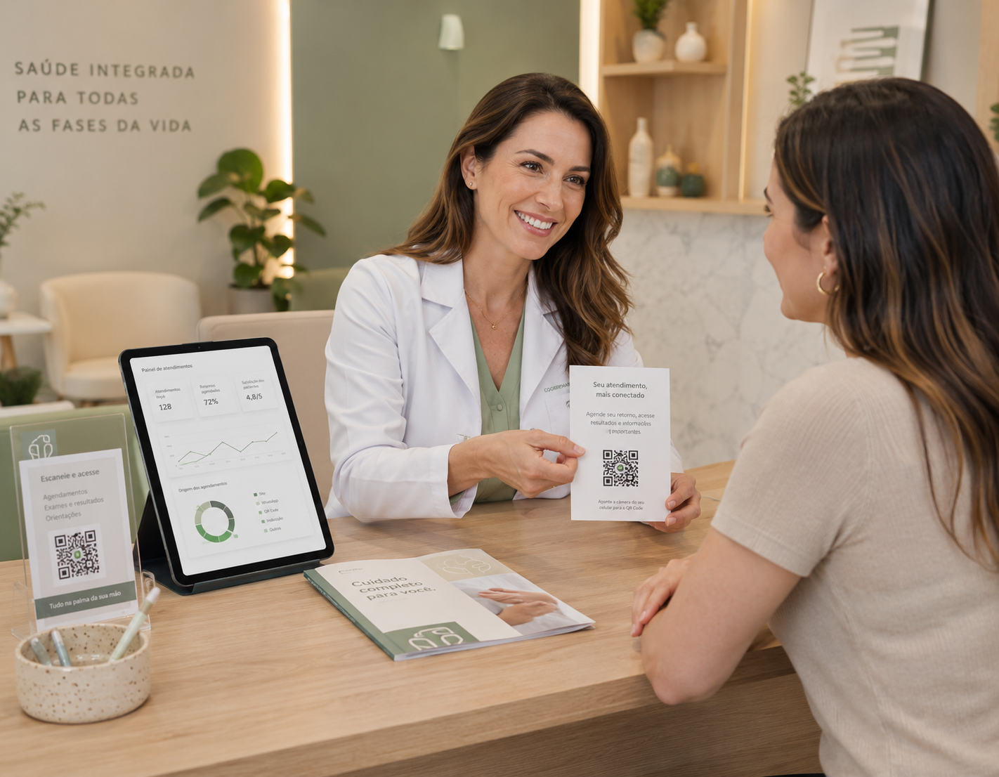 Consultório conectando cartões e recepção a páginas de agendamento com QR Code